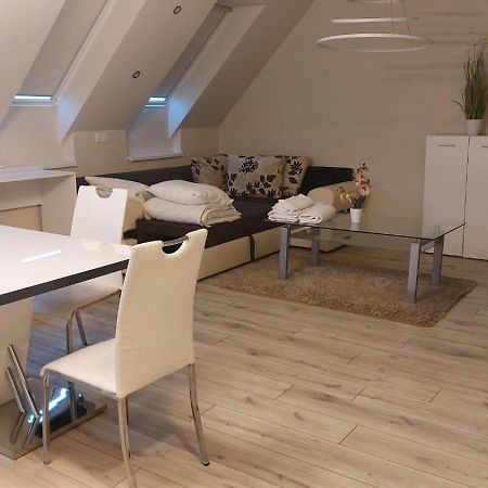 Hajnal Apartman Apartment Szeged Ngoại thất bức ảnh