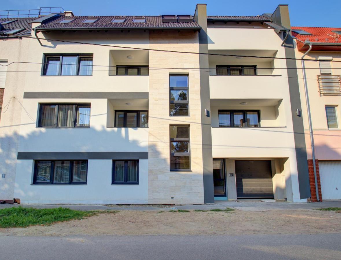Hajnal Apartman Apartment Szeged Ngoại thất bức ảnh