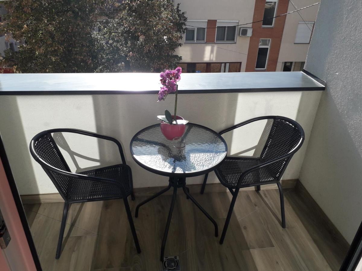 Hajnal Apartman Apartment Szeged Ngoại thất bức ảnh