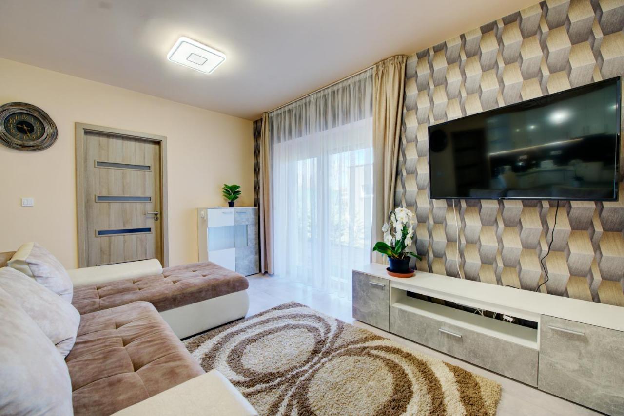 Hajnal Apartman Apartment Szeged Ngoại thất bức ảnh