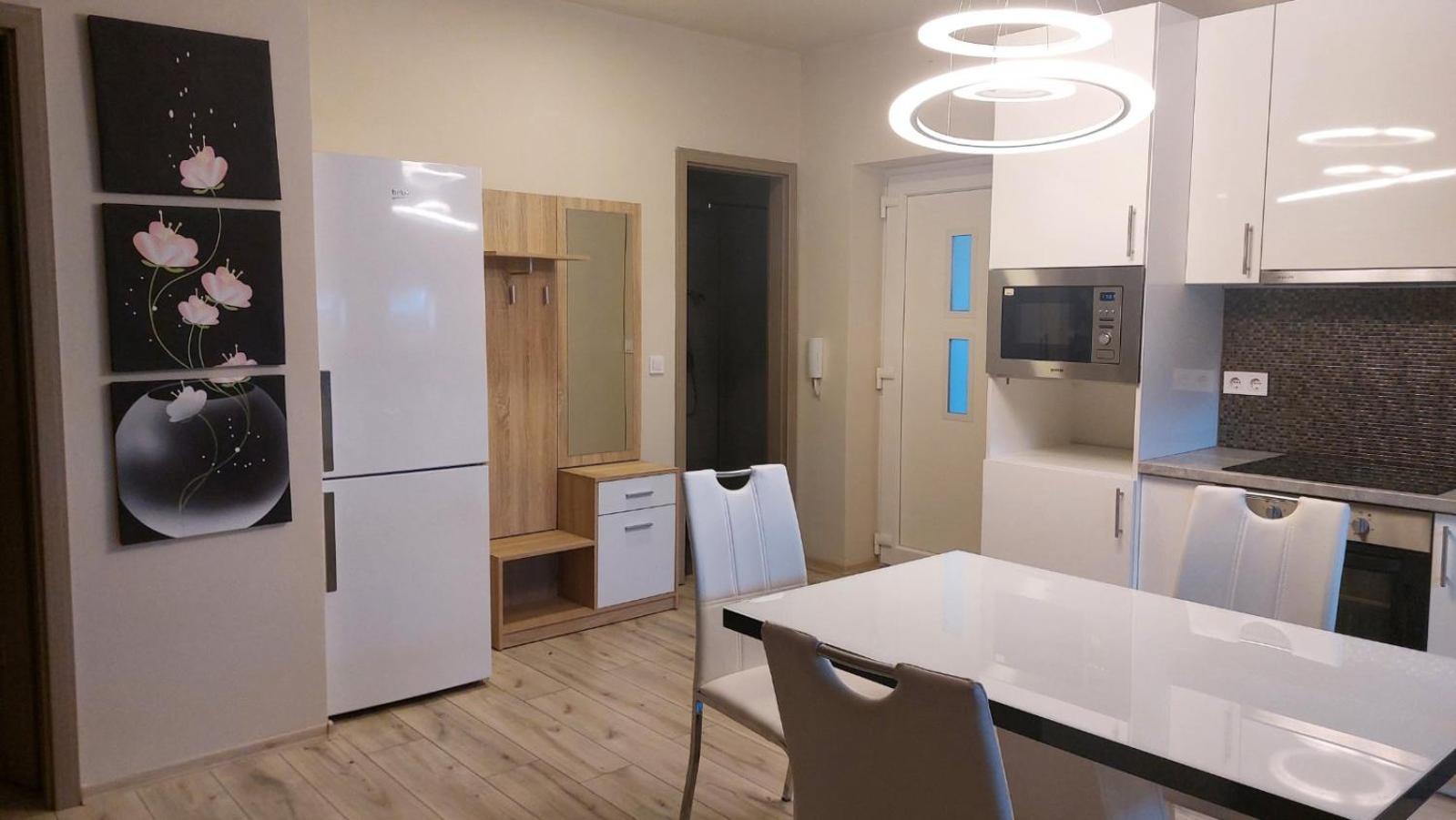 Hajnal Apartman Apartment Szeged Ngoại thất bức ảnh